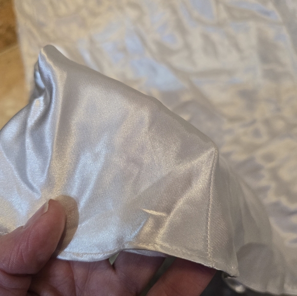 White Satin Lingerie - Picture 4 of 7